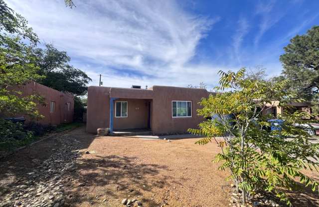 Ridgecrest 2 Bed with a great yard! Gallery 1