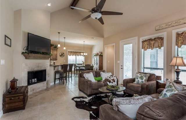 4244 Rocky Rhodes Drive Gallery 2