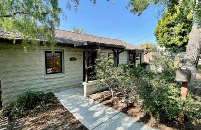Extensively Renovated 3 Bedroom, 2 Bathroom Charmer in the Historic Railroad District photos photos