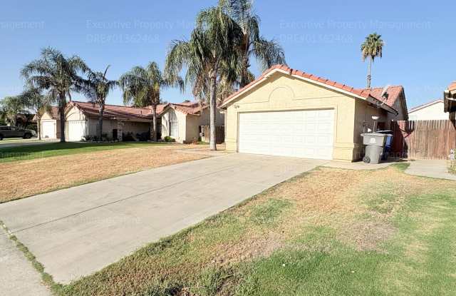 Location, Location (93313 HARRIS RD/ ASHE RD AREA...)Ready to move in? Call us for a showing at (661)3981200 Gallery 3