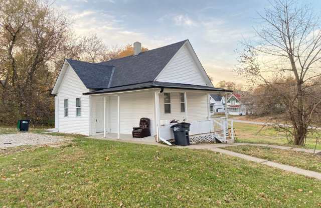 3 bed 1 bath - 1606 North 29th Street, Omaha, NE 68111