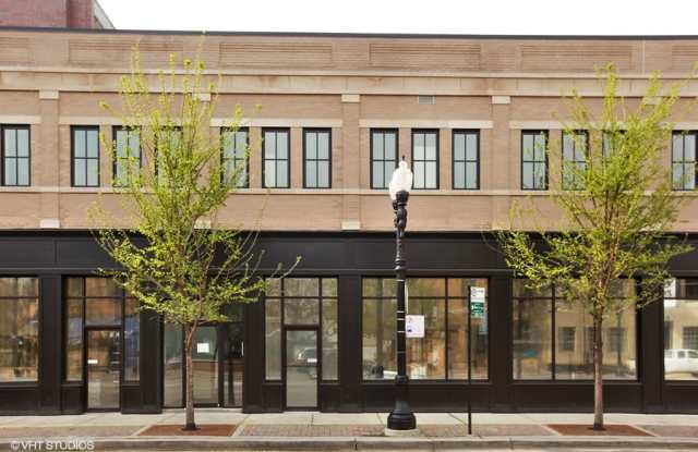 2105 W. Irving Park - 2 E - 2105 W Irving Park Rd, Chicago, IL 60618