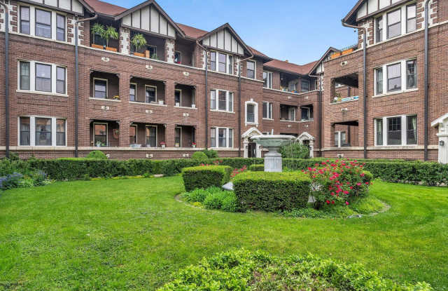 2118 W North Avenue photos photos