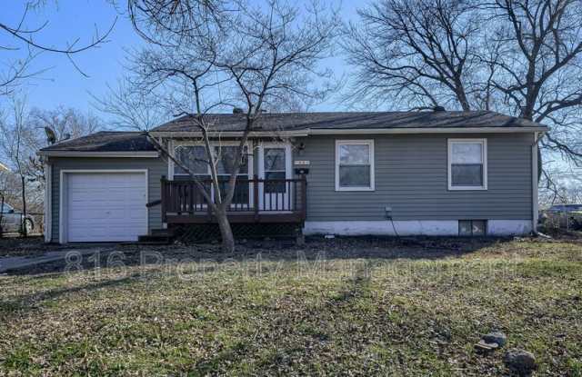 7601 E 49th Ter photos photos
