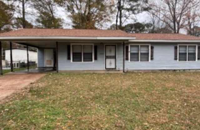 2860 Charleston Dr - 2860 Charleston Drive, Jackson, MS 39212