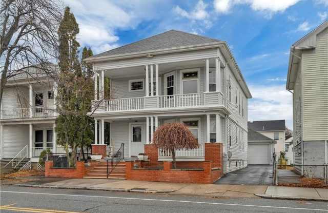 711 Academy Avenue Gallery 2