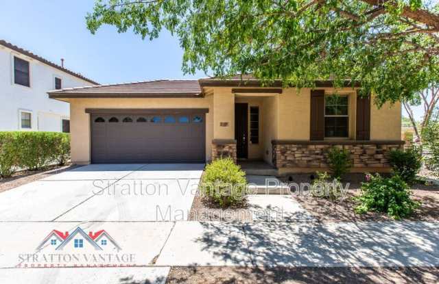 3301 E Oakland St photos photos