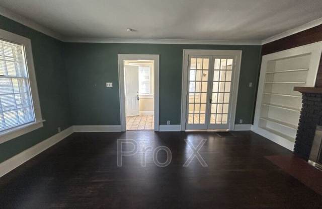 1606 S Walnut Gallery 4