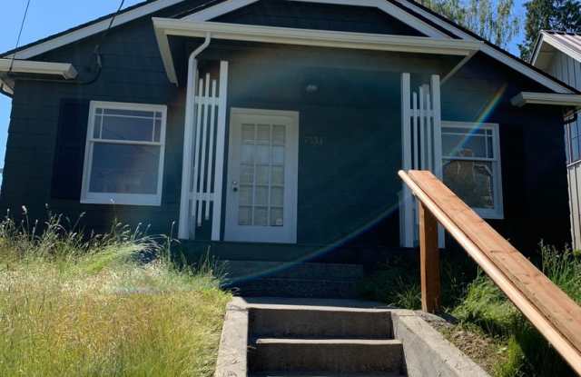 Great 2 beds Bungalow in Greenlake! Gallery 1