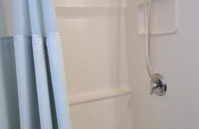 A cozy Studio unit at a multi unit Condominium Association property. photos photos