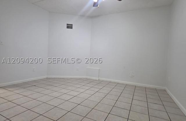 9801 SW 13th Ct Gallery 1