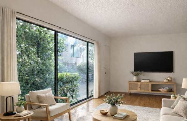 1533 Hayworth Ave photos photos