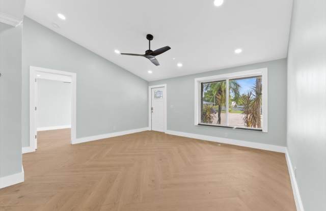 1721 SW 10TH Street Gallery 4
