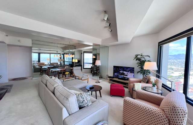Luxurious 2 bedroom condo on the 25th floor with breathtaking views Includes Water/Garbage/Parking! photos photos