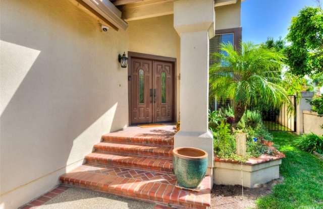 28552 Camelback Road Gallery 2