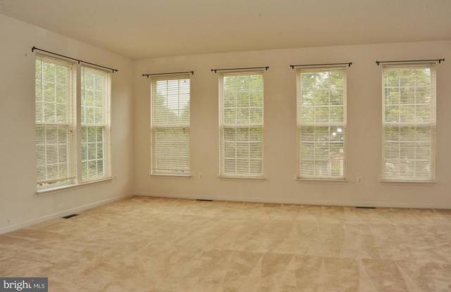 8477 SILVERDALE RD Gallery 2
