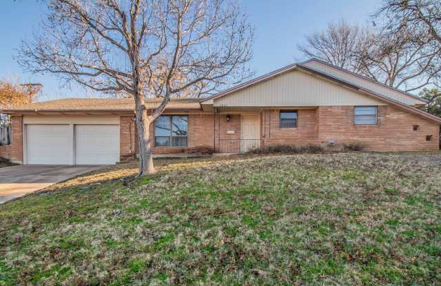 SOUTH HILLS Home on Large Corner Lot!!!! - 4809 Westcreek Drive, Fort Worth, TX 76133