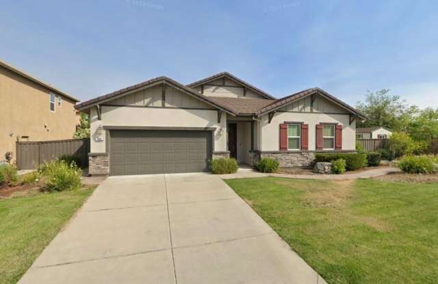 Beautiful & Spacious 3-Bedroom Home with Den photos photos Beautiful & Spacious 3-Bedroom Home with Den photos photos