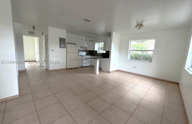 14140 NE 2 Ct photos photos