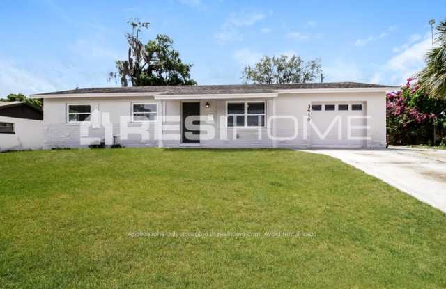 3418 Pipes O the Glen Way photos photos