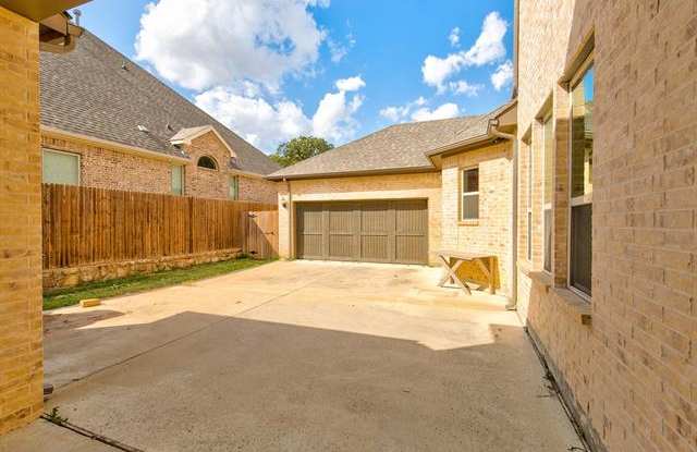 4913 Flusche Court Gallery 3