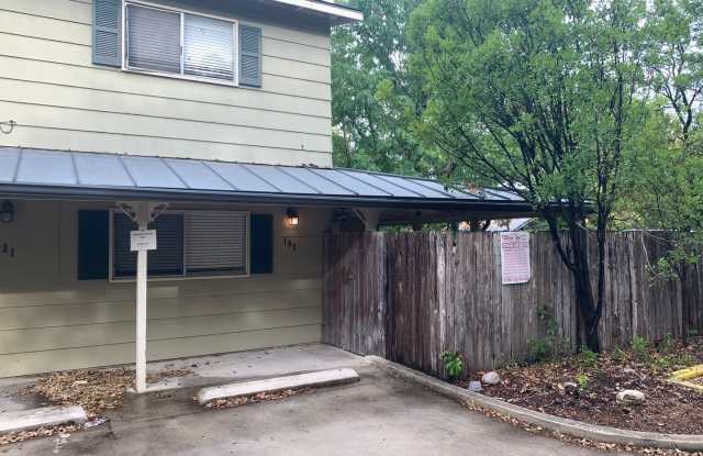 Walk to the Comal River, Schlitterbahn,  Downtown NB /1/1 Duplex with Courtyard! Includes Fridge, Washer, Dryer / NBISD photos photos