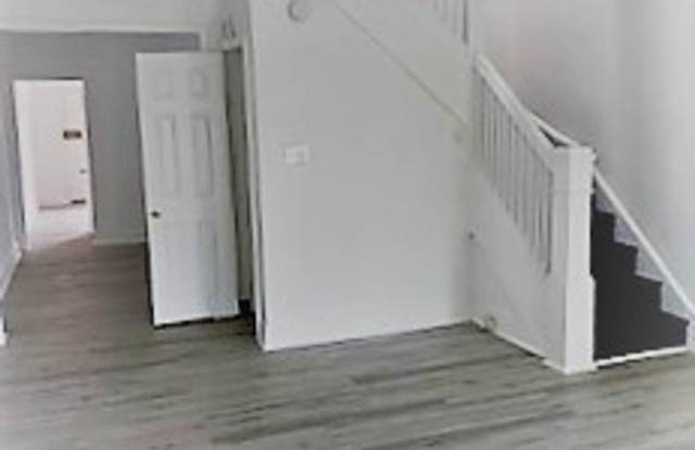 2206 Poplar Grove Gallery 4