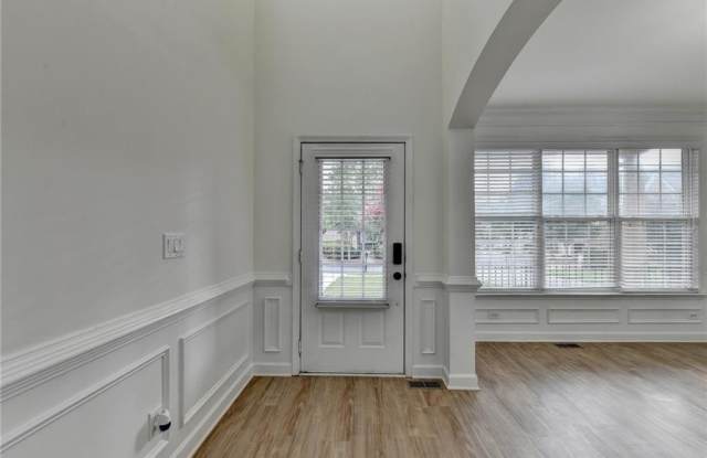 2511 Royston Drive Gallery 4