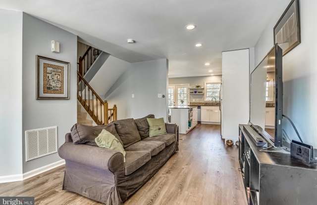 21704 LEATHERLEAF CIRCLE Gallery 4