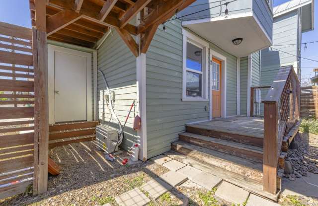 1015 N Palmetto - 1015 North Palmetto Avenue, San Antonio, TX 78202