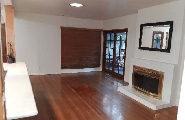 15123 Killion St. Gallery 4