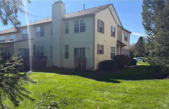 8100 Cross Creek Circle W Gallery 4