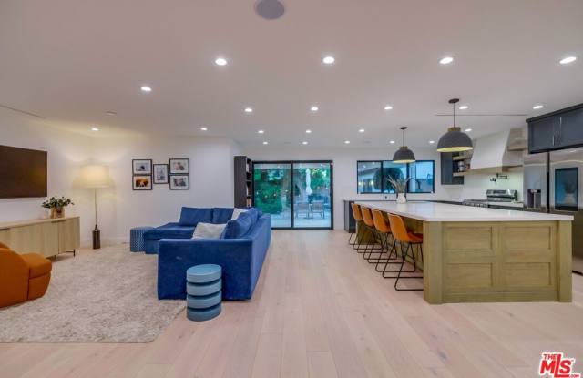 5715 Corteen Pl Gallery 4