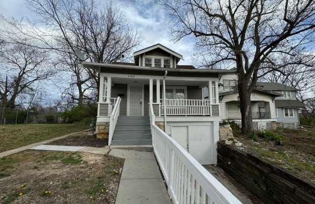 Newly Renovated 3 Bed, 2 Bath Home photos photos