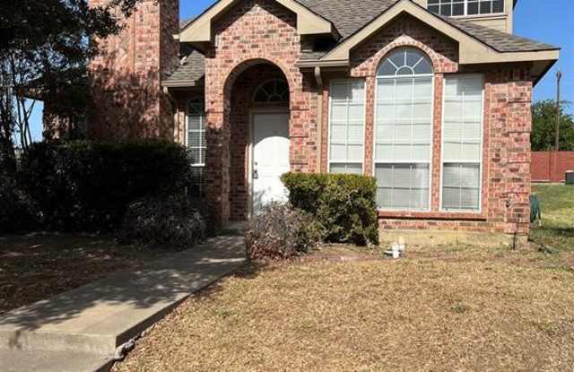 902 Brose Drive - 902 Brose Drive, Lewisville, TX 75067