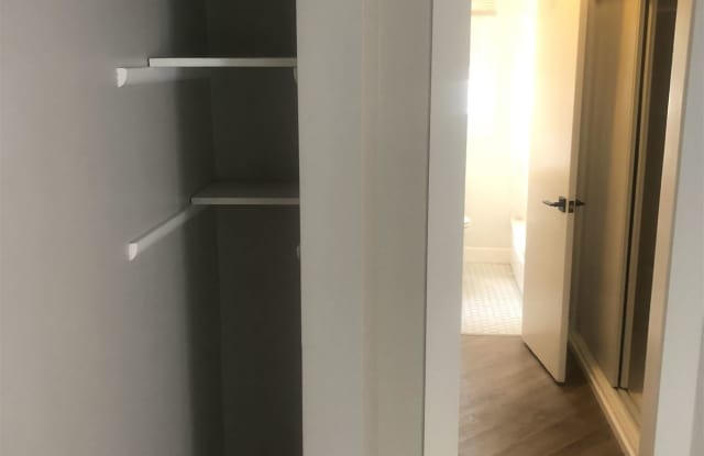 5414 Carlton Way Apt 1 Gallery 4