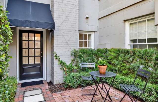 224 E Jones Lane Gallery 4