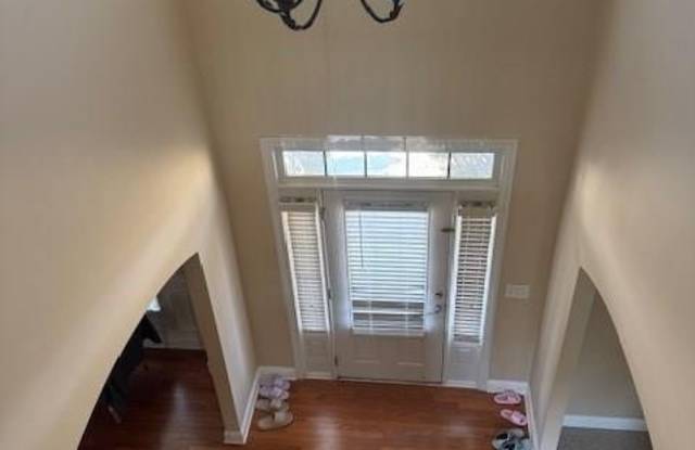 2065 Manor View Gallery 2