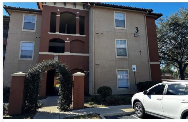 5560 Metrowest Boulevard Gallery 2