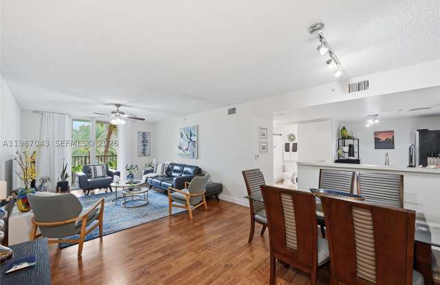 520 SE 5th Ave Gallery 2