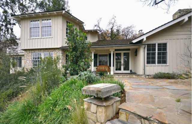 5 Bed, 4.5 bath estate located in guard gated Hidden Hills Neighborhood - 5537 Round Meadow Road, Hidden Hills, CA 91302