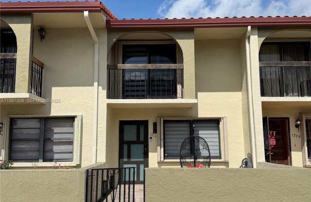 1711 W 58th St photos photos