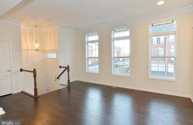 43239 MITCHAM SQUARE Gallery 2