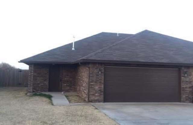 3BR 2BA Duplex with 2 car garage - 702 Northeast 21st Terrace, Newcastle, OK 73065
