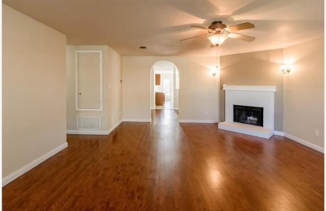 2252 White Oak Drive Gallery 3
