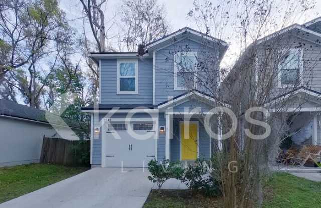 1349 Mull Street photos photos