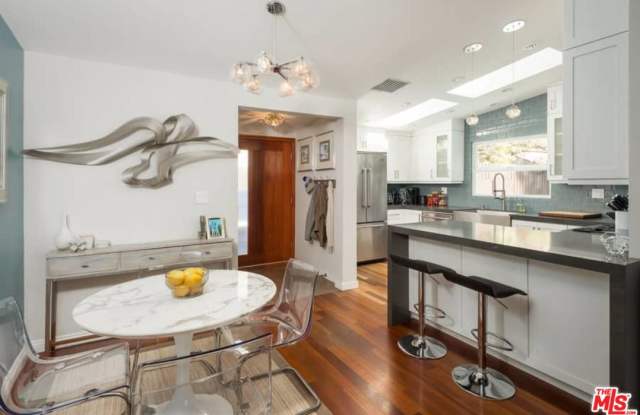 3525 LAURELVALE Drive Gallery 4
