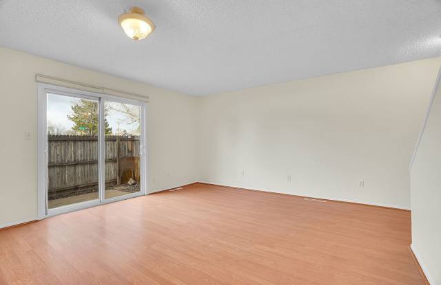 2 bedroom townhome with 2 bathrooms photos photos