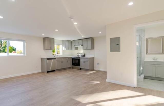 10528 1/4 Hillhaven Ave photos photos