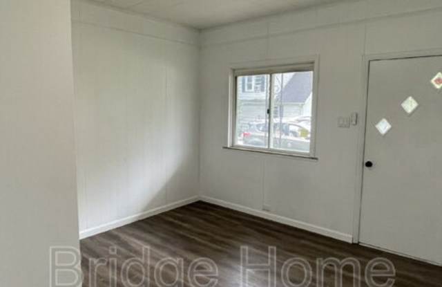 517 Hudson Street Gallery 2